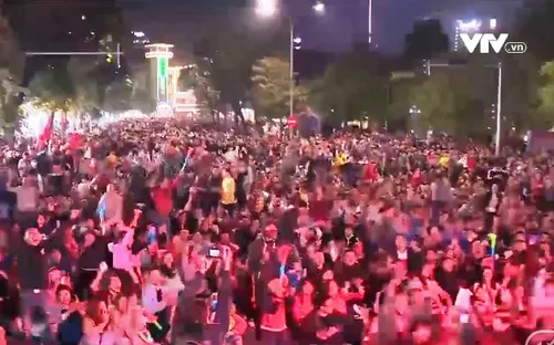 Hàng triệu cổ động viên vỡ òa trong niềm vui chiến thắng của U22 Việt Nam