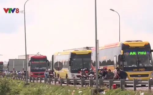 Cương quyết xử lý xe chở quá người và đón khách sai quy định sau Tết