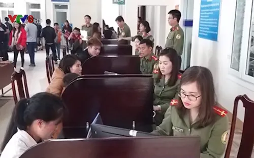 Sau Tết, người dân Hà Tĩnh đổ xô đi làm hộ chiếu