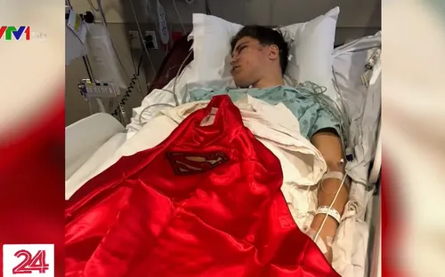 Rơi từ cầu cao hơn 15m trong lúc chụp selfie