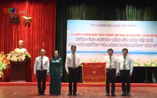 Đà Nẵng trao giải thưởng "Tỏa sáng Blouse trắng" cho 20 y, bác sĩ tiêu biểu