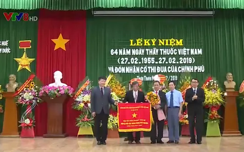 Bệnh viện Trường Đại học Y Dược Huế kỷ niệm Ngày thầy thuốc Việt Nam
