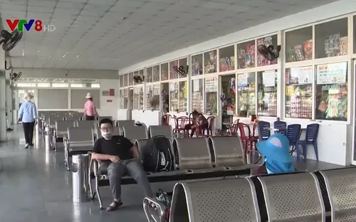 Những người cuối cùng về quê đón Tết