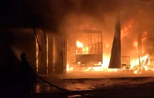 6 người thoát nạn trong vụ cháy xưởng lốp ô tô