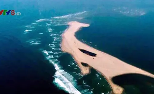 Quảng Nam tìm cách đưa "đảo cát" ngoài biển vào bờ Cửa Đại