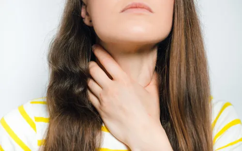 3 cách đơn giản "đánh bay" cơn đau họng