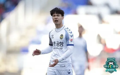 Truyền thông Hàn Quốc nói gì sau màn trình diễn của Công Phượng?