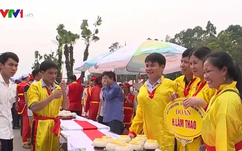 Sôi nổi hội thi gói, nấu bánh chưng và giã bánh giầy tại Lễ hội Đền Hùng