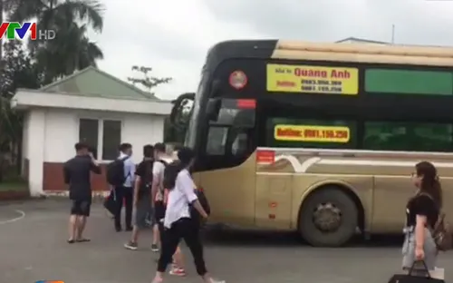 Lợi dụng ngày lễ, xe khách 29 chỗ nhồi nhét 64 người