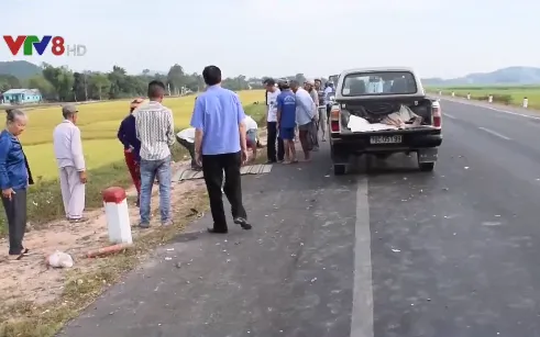 Quảng Ngãi: Xe cấp cứu tông, 2 vợ chồng tử vong