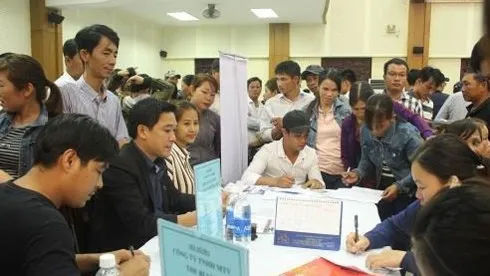 Hàng ngàn bạn trẻ tham dự ngày hội việc làm sinh viên ở Đà Nẵng