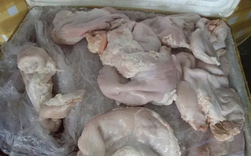 Bắt giữ hơn 2 tấn nội tạng lợn ôi thối trên đường tiêu thụ