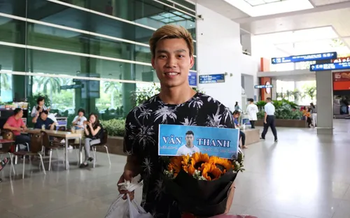 Văn Thanh về nước sau thời gian trị thương, chờ ngày tái xuất