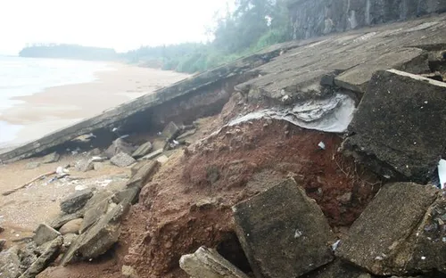 Sửa chữa khẩn cấp kè biển bảo vệ di tích đặc biệt Địa đạo Vịnh Mốc