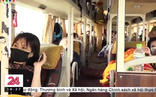 Xử lý nhiều xe khách nhồi nhét khách trên cao tốc Nội Bài - Lào Cai