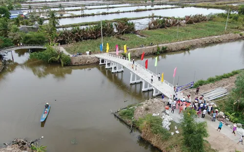 Thêm những nhịp cầu vui ở vùng sông nước