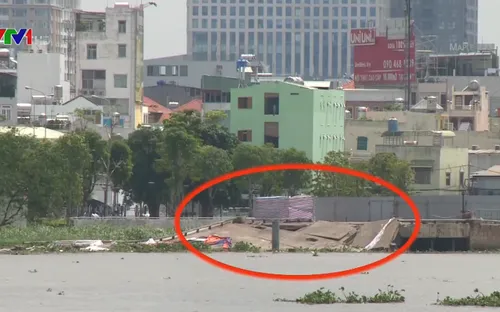 Cầu tàu Ba Son 130 tuổi bị sập