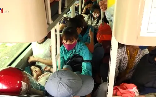 Phạt tổng cộng hơn 100 triệu đồng 3 ô tô nhồi nhét khách