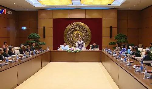 Chủ tịch Quốc hội gặp mặt Đội quân tóc dài tỉnh Bến Tre