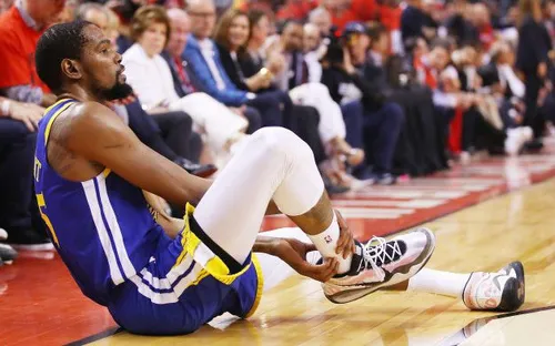 Kevin Durant đã phẫu thuật thành công chấn thương dây chằng