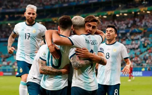 Copa America: Thắng ĐT Qatar, ĐT Argentina giành vị trí nhì bảng B