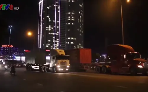 Đà Nẵng: Hiểm họa rình rập từ xe Container