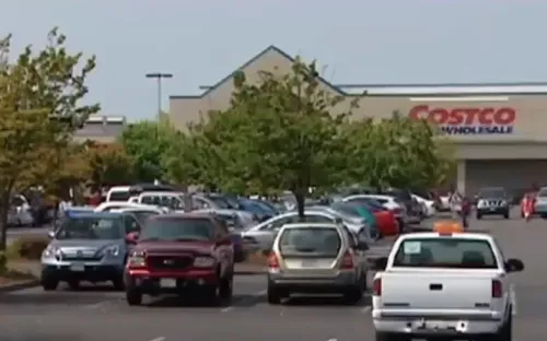 Chuỗi siêu thị hàng đầu nước Mỹ cảnh báo giá hàng hóa tăng