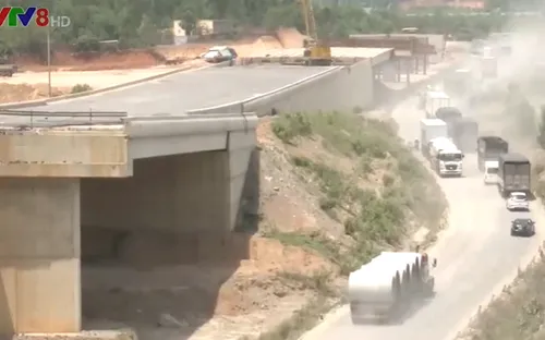 Bất cập tại điểm đấu nối cao tốc La Sơn - Túy Loan