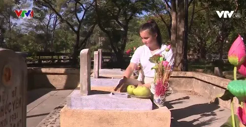 Tuổi trẻ kiều bào tri ân các anh hùng liệt sỹ