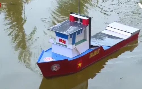 Tái tạo năng lượng từ mô hình tàu thủy năng lượng mặt trời