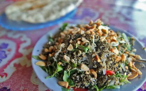 Phát triển bền vững nghề cào hến Cẩm Nam