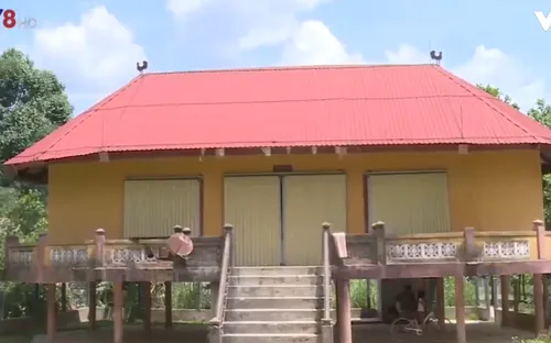 Khó khăn bảo tồn nhà Gươl