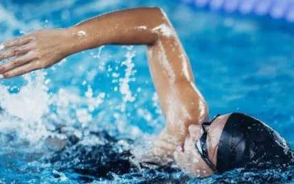 4 lợi ích không ngờ của bơi lội với sức khỏe não bộ