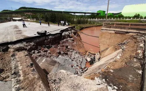 Cận cảnh "hố tử thần" nuốt chửng 5 người, khiến 2 người tử vong