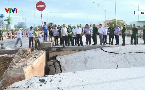 Khắc phục hậu quả sụt lún đường 513 ở Tĩnh Gia, Thanh Hóa