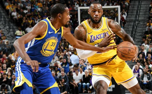 LeBron James và Kevin Durant sẽ đổi số áo thi đấu cho mùa giải NBA năm tới