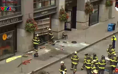 Xe tải đâm vào cửa hàng tại Mỹ, ít nhất 5 người bị thương