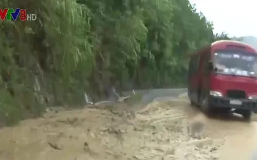 Quảng Bình: Nỗ lực khắc phục các điểm chia cắt sau lũ