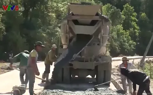 Giao thông làm thay đổi đời sống người dân vùng cao