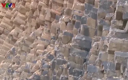 Phú Yên yêu cầu dừng khai thác đá khu vực giống Gành Đá Đĩa