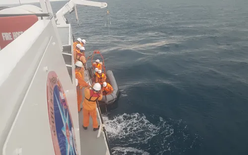 Cứu nạn ngư dân Phú Yên bị tai nạn lao động nguy hiểm tính mạng