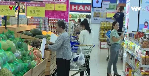 Sức mua tăng tại các điểm bán hàng Việt bình ổn giá