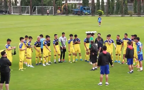 Vé trận Việt Nam - Thái Lan tăng gấp gần 10 lần giá gốc