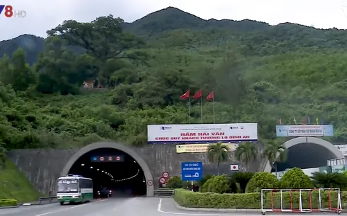 Chấn chỉnh vi phạm an toàn giao thông tại hầm Hải Vân