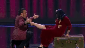 Rùng mình xem hát opera theo cách... mạo hiểm nhất từng thấy