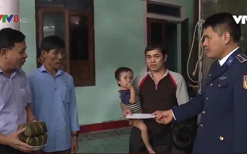 Cảnh sát biển đồng hành cùng ngư dân đón Tết