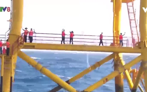 Quà tết ra nhà giàn