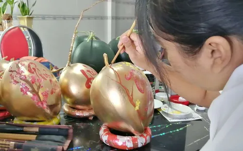 Nữ sinh Bạc Liêu đam mê “thổi hồn” vào thư pháp