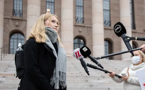 Kinh ngạc, cô gái 16 tuổi làm thủ tướng