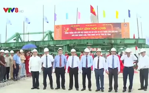 Lễ hợp long cầu Cửa Hội nối 2 tỉnh Nghệ An và Hà Tĩnh